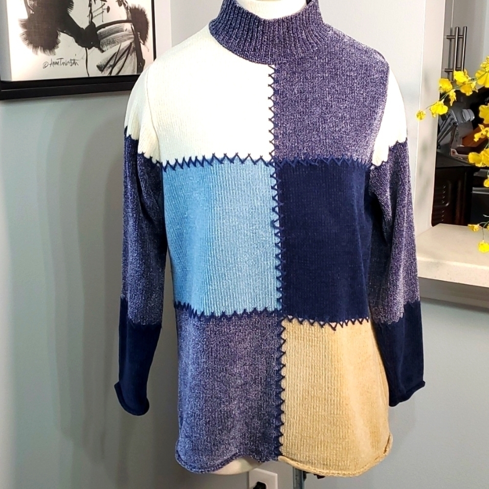 DESIGNERS STUDIO ORIGINAL‎ COZY VINTAGE SWEATER, blue/cream, size medium.